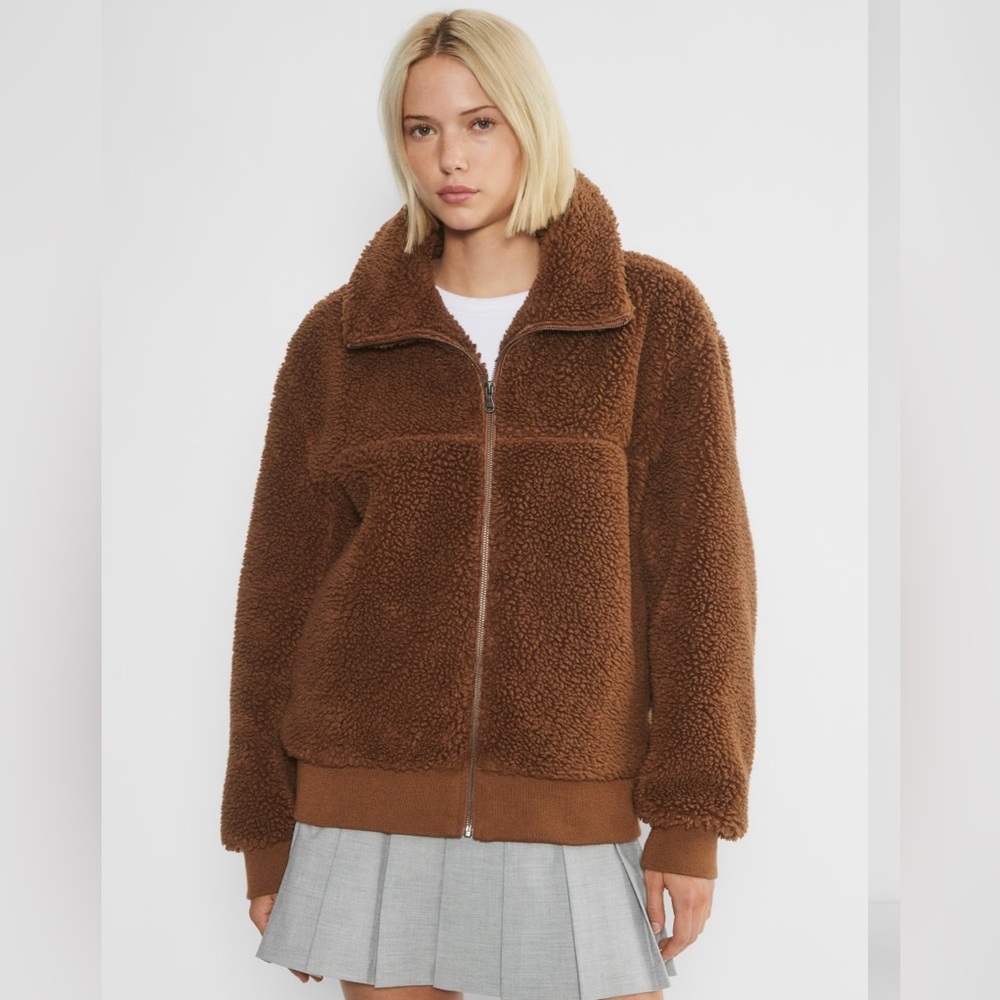 Aritizia Sherpa Jacket